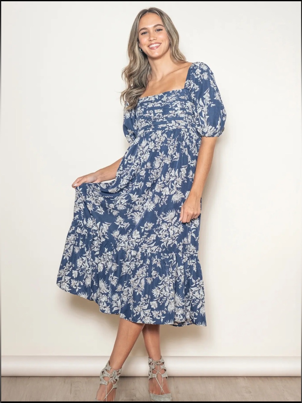 NWT- Boutique Elloh Collection Blue Floral Smocked Midi Dress with Puff Sleevesw